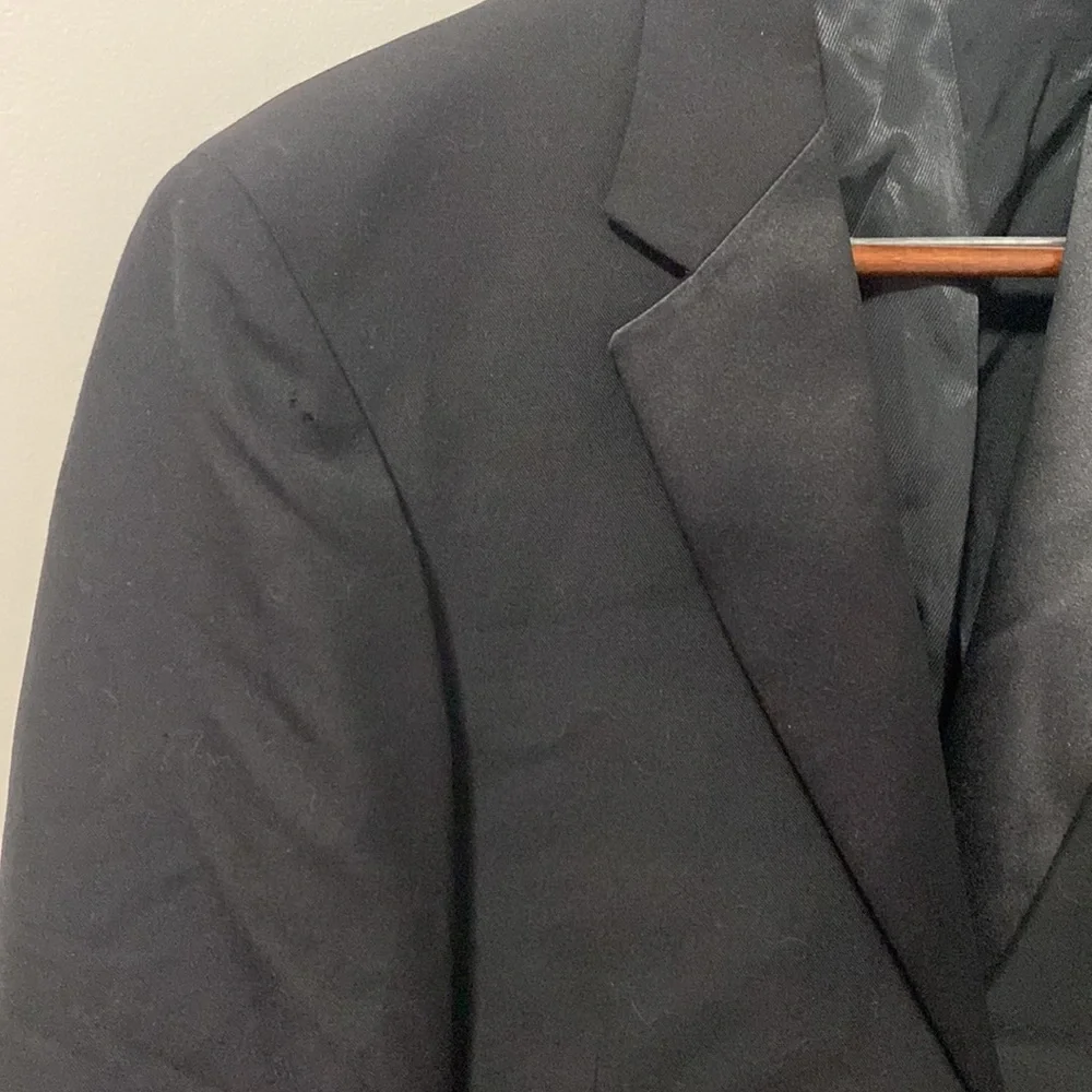 Jos A Banks Black Tuxedo‎